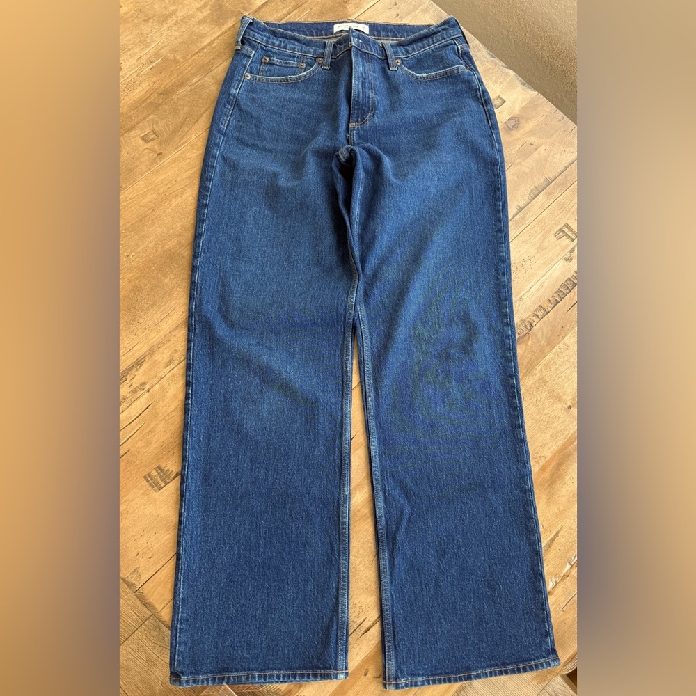 Abercrombie The Baggy Low Rise Jean, Size 29/8 L